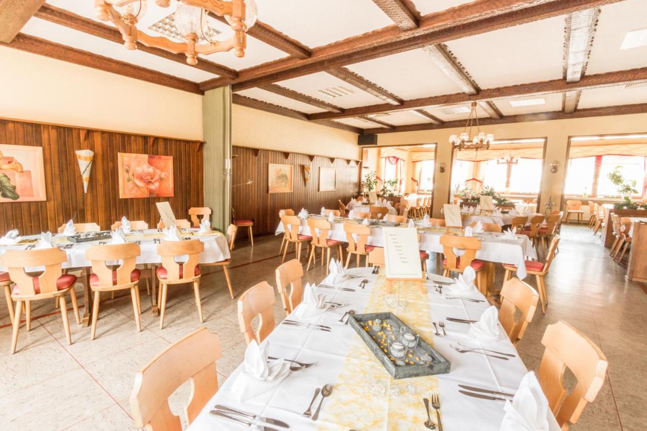 Hotel- Restaurant Zum Hirsch Großenlüder المظهر الخارجي الصورة